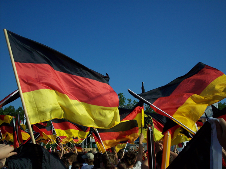 Public Viewing mit deutschen Fahnen