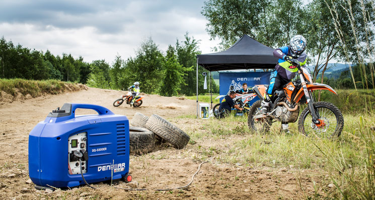 DENQBAR Stromerzeuger beim Motocross