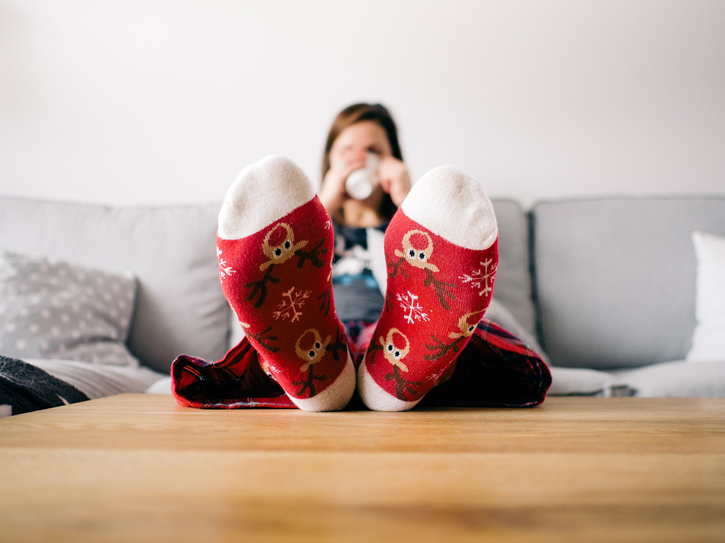 Füße mit Wintersocken